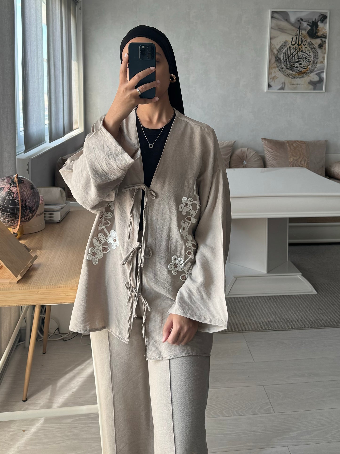 Ensemble modeste brodé beige